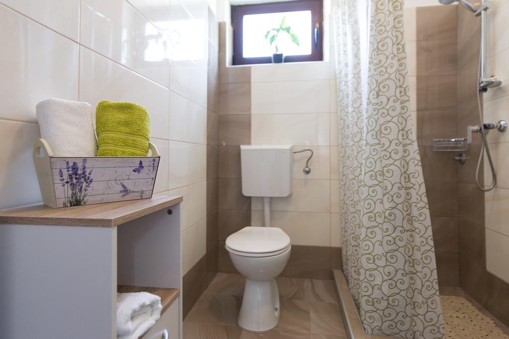 Apartment Milka Krk Town Eksteriør bilde
